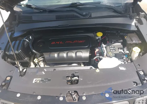 2018 Jeep Compass Latitude 4X4 from USA, damaged, VIN 3C4NJDBB9JT103883